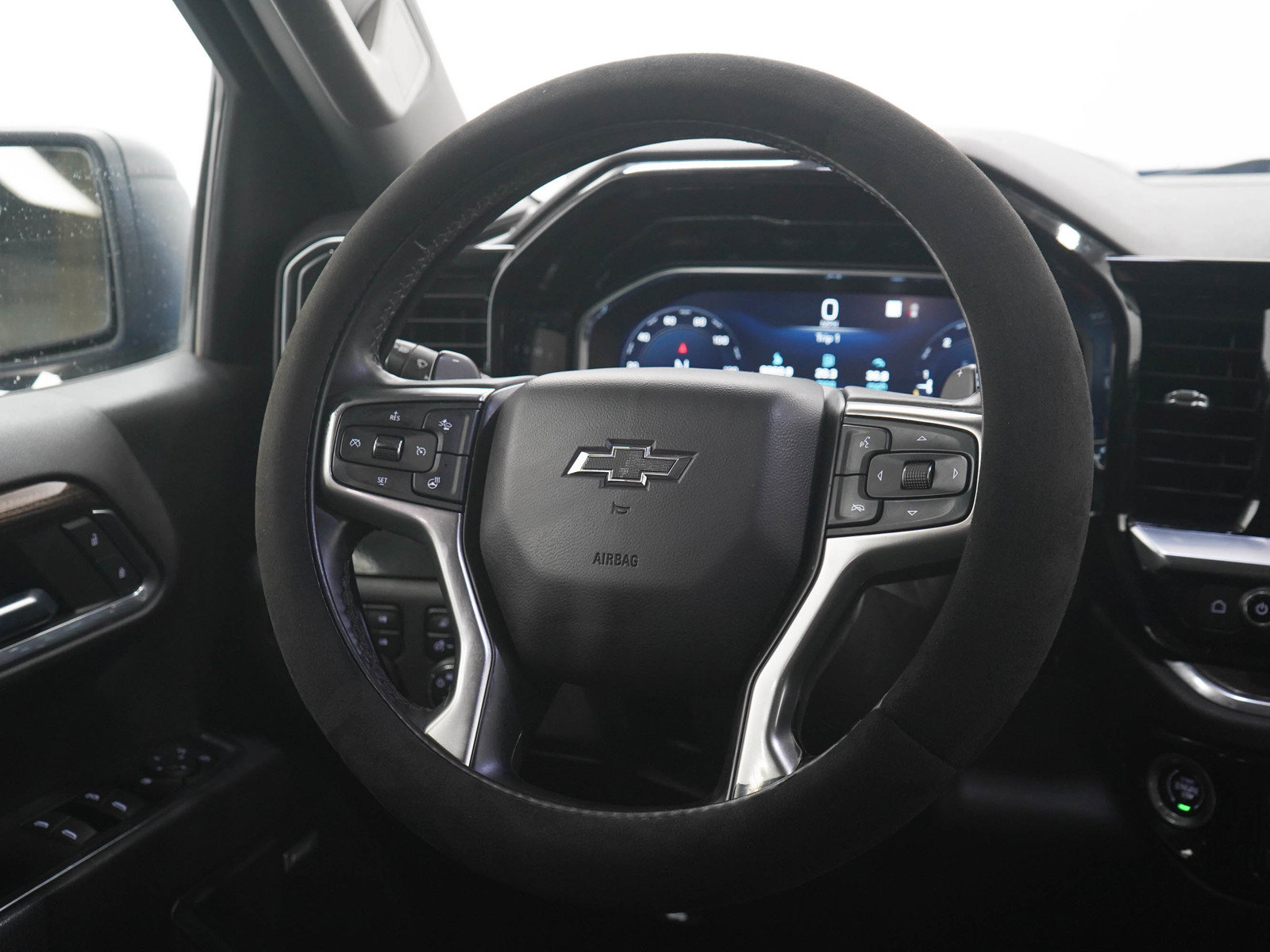 Used 2023 Chevrolet Silverado 1500 RST AWD/4WD image 17