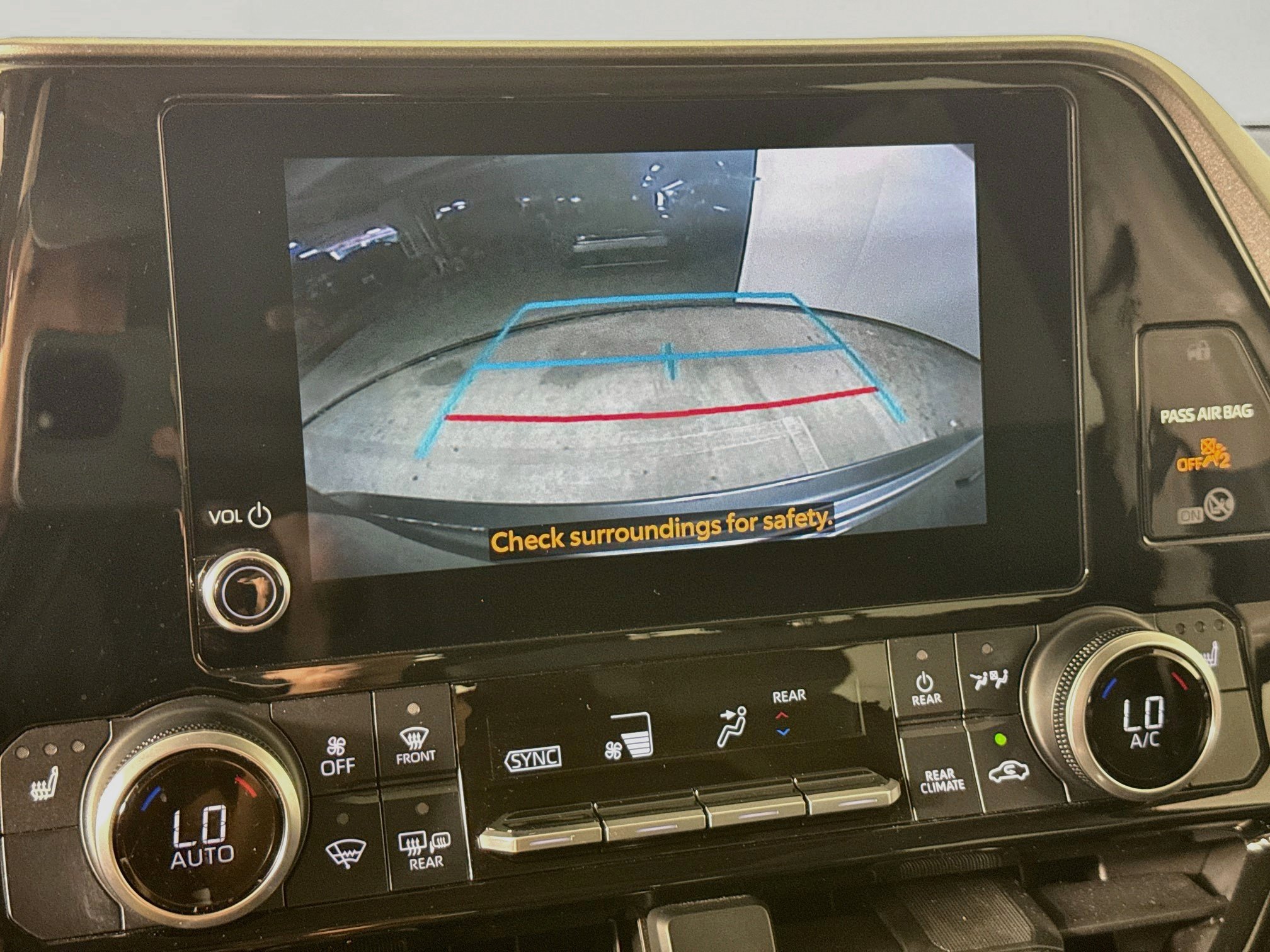Used 2023 Toyota Highlander XLE FWD image 14