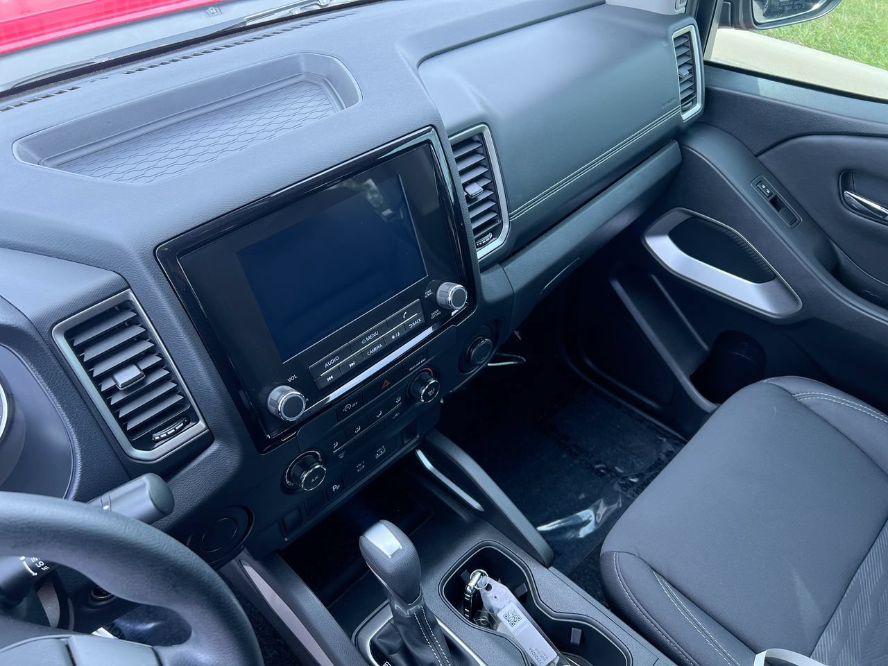 Used 2024 Nissan Frontier SV w/ Technology Package RWD image 23