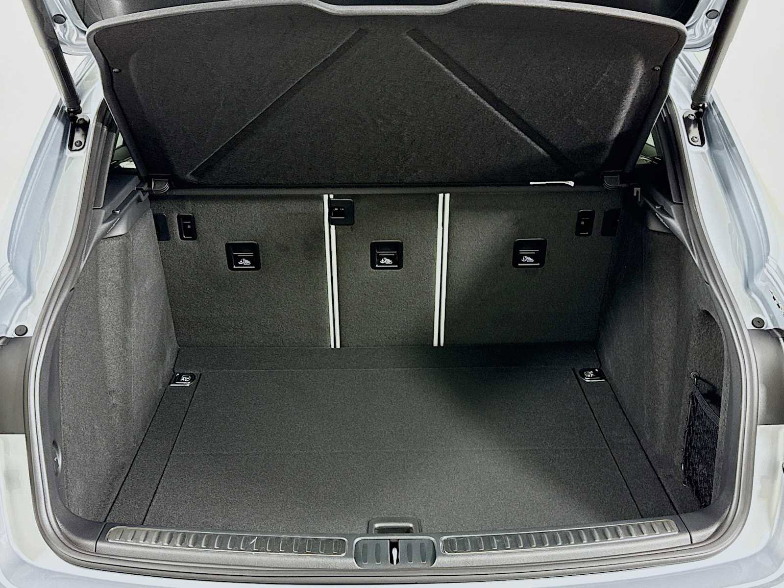 New 2026 Porsche Macan image 28