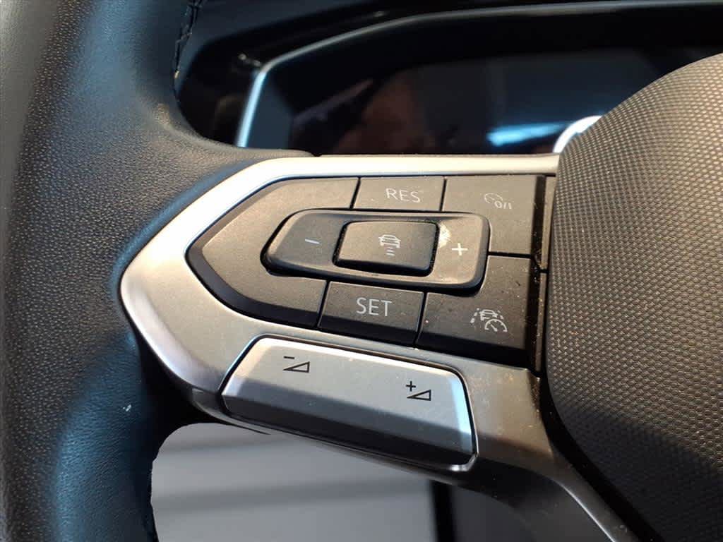 Certified 2023 Volkswagen Jetta SE w/ Panoramic Sunroof Package FWD image 14