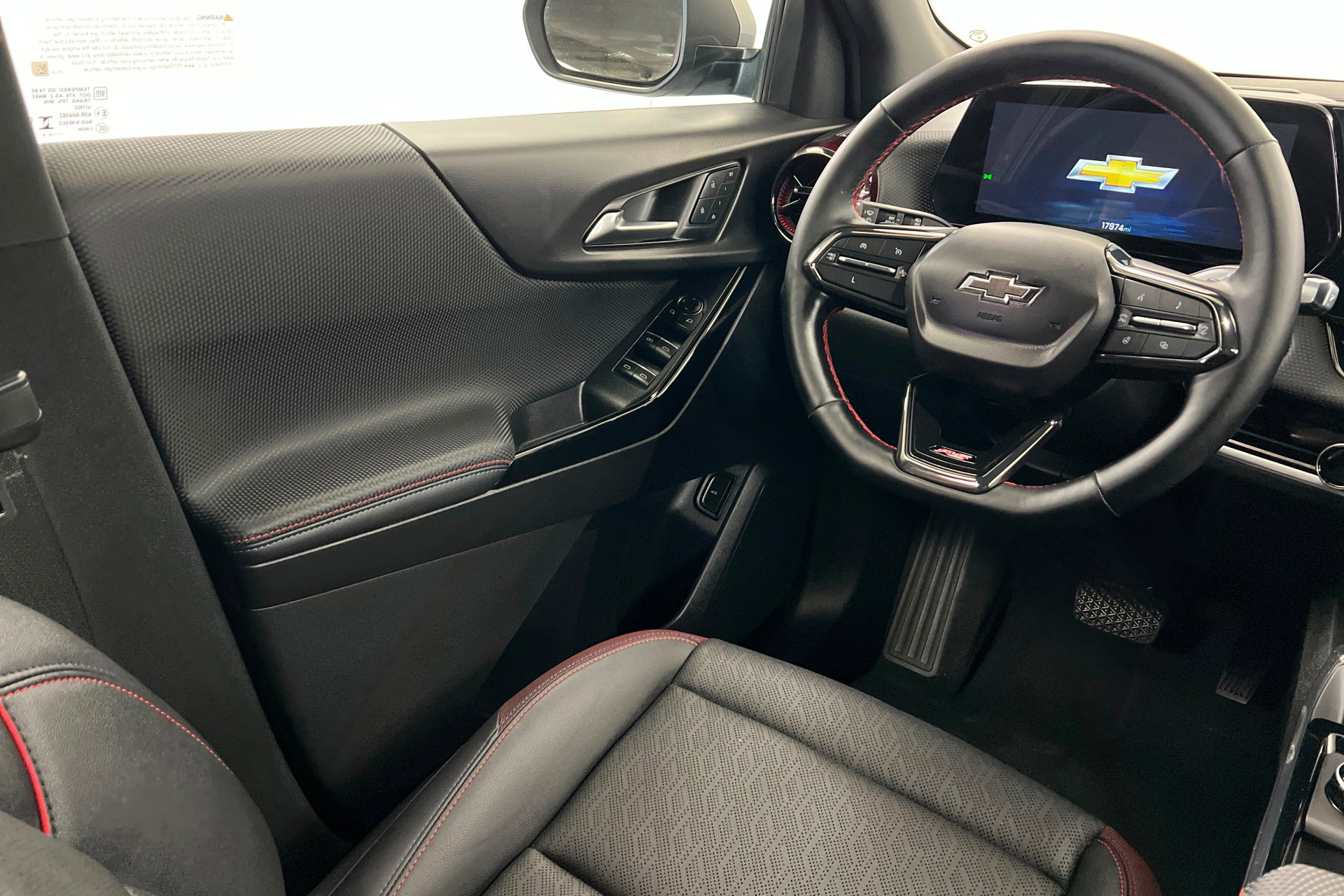 Used 2025 Chevrolet Equinox RS w/ Convenience Package III AWD/4WD image 12