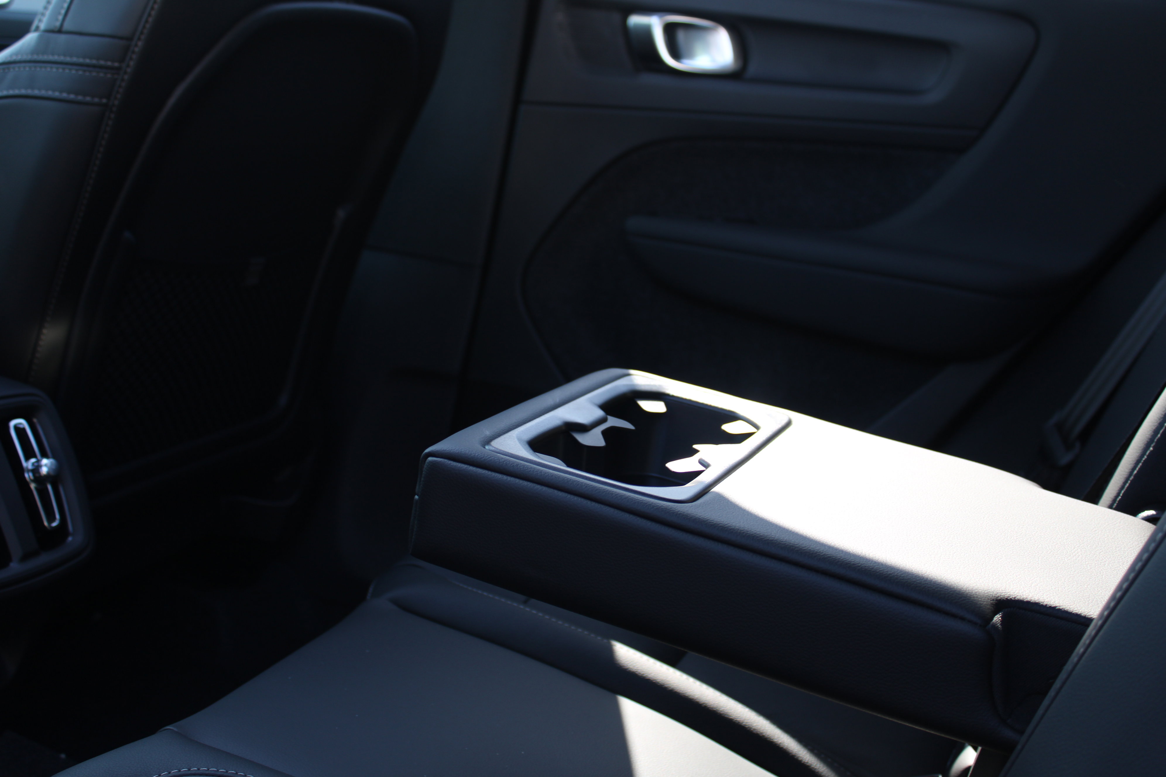 New 2025 Volvo XC40 B5 Plus w/ Protection Package Premier image 32