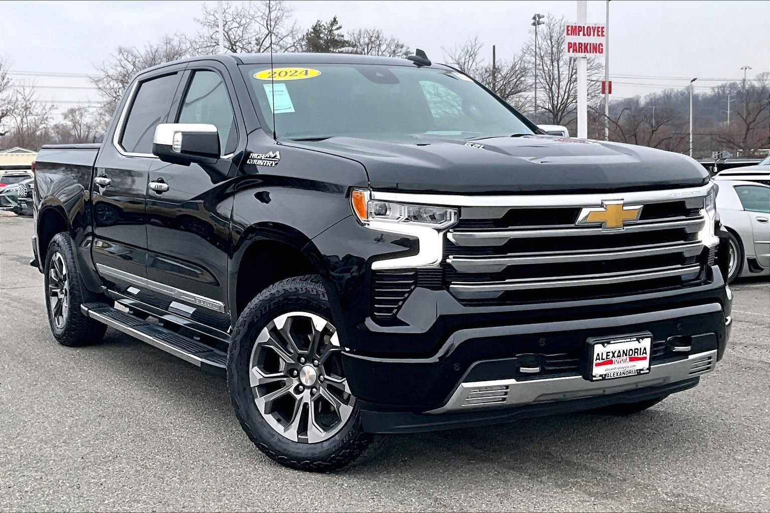 Used 2024 Chevrolet Silverado 1500 High Country w/ Z71 Off-Road Package image 2