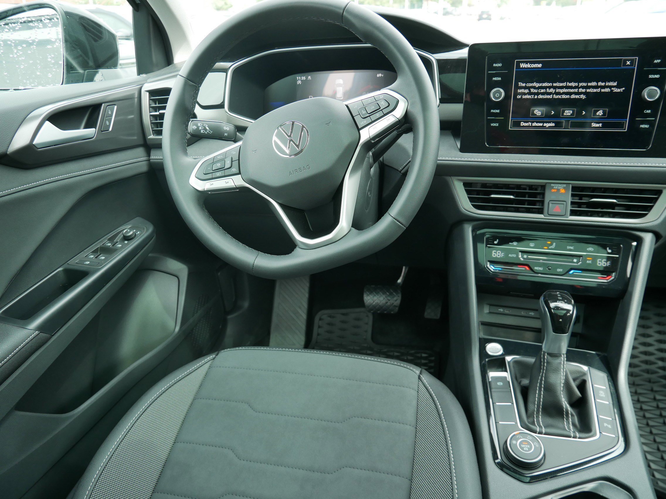 New 2026 Volkswagen Taos SE AWD/4WD image 9