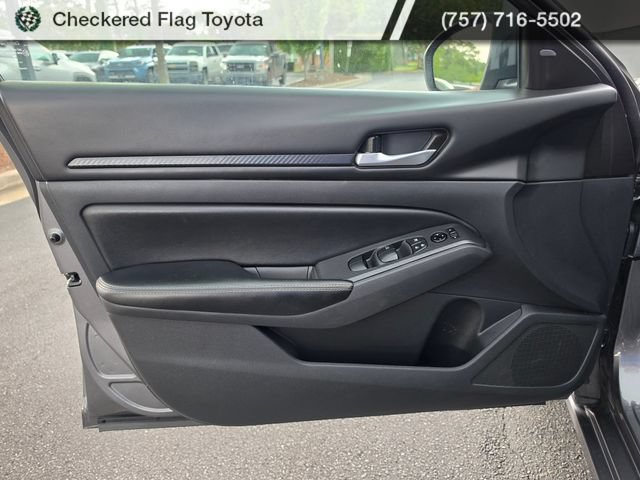 Used 2025 Nissan Altima 2.5 SV FWD image 15