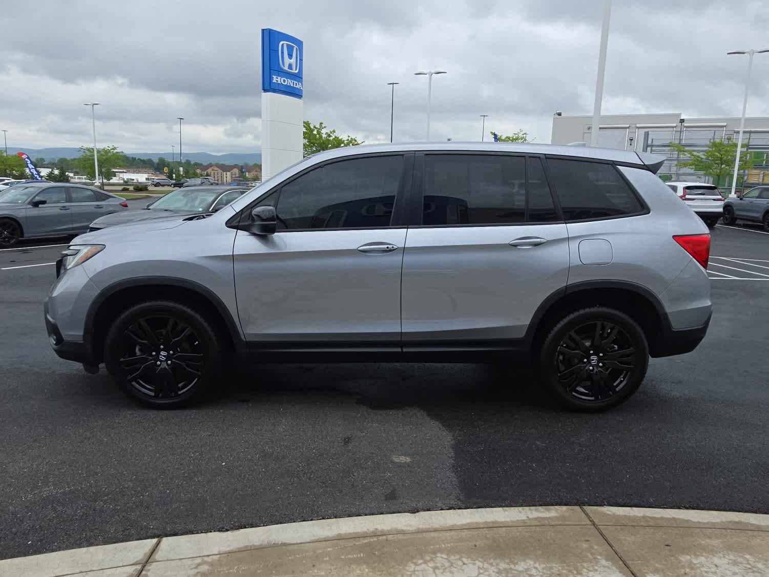 Used 2019 Honda Passport Sport image 3