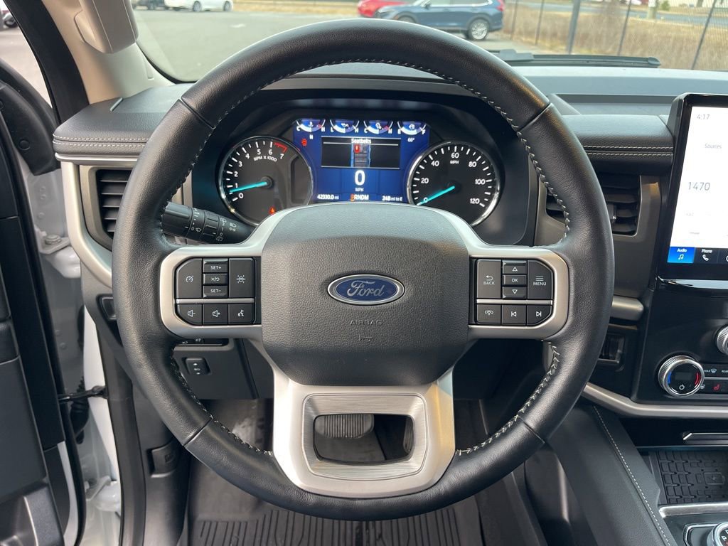 Certified 2024 Ford Expedition XLT image 17