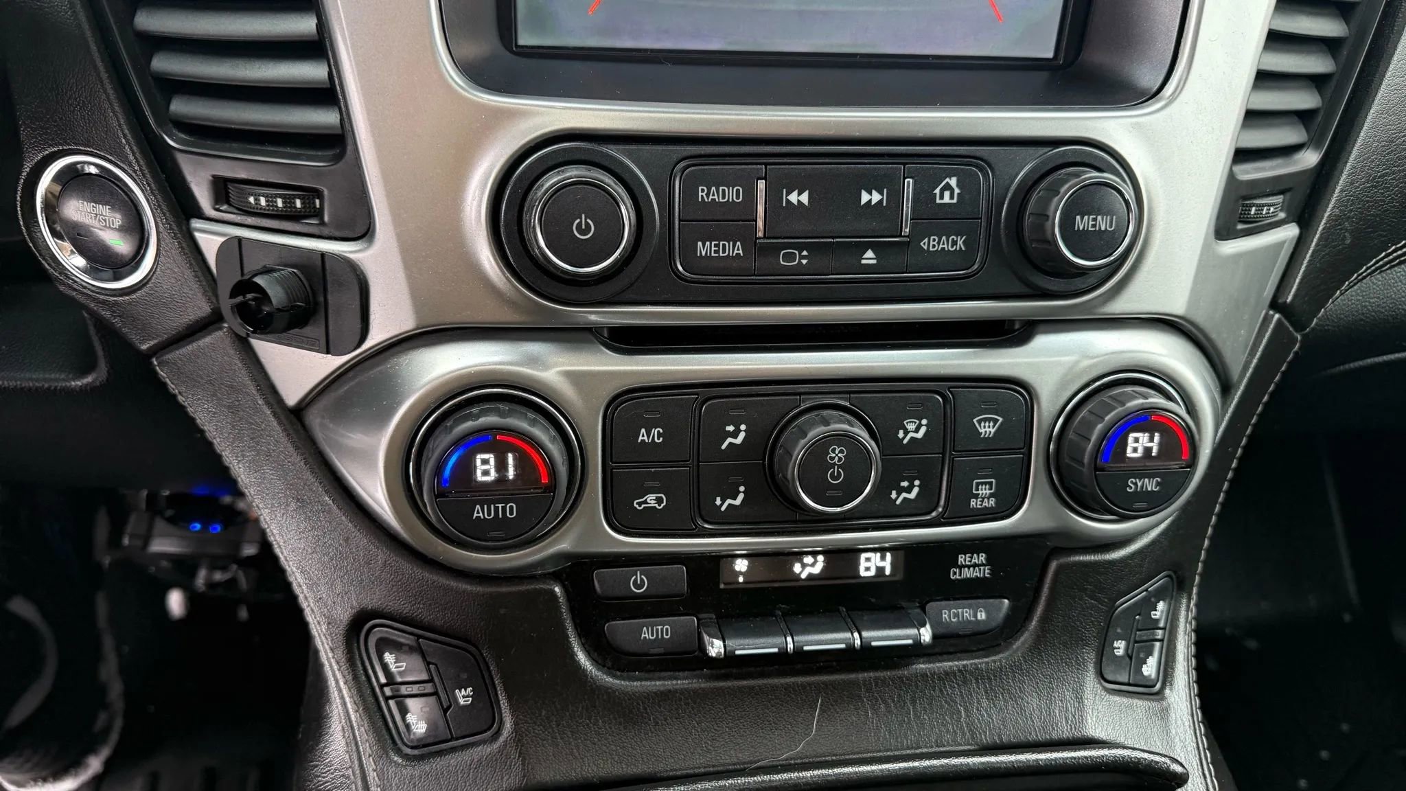 Used 2015 Chevrolet Suburban LTZ image 19