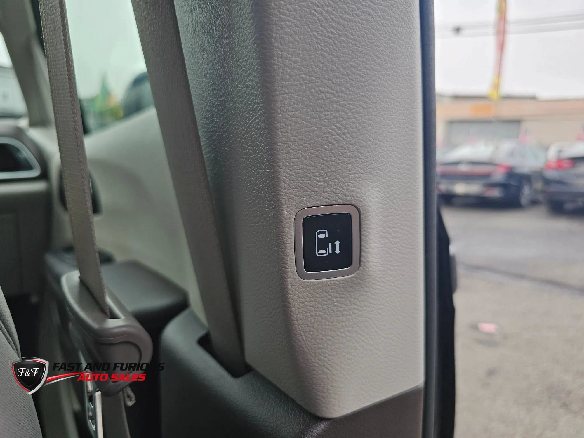 Used 2020 Chrysler Pacifica Touring w/ Advanced Safetytec Group FWD image 35