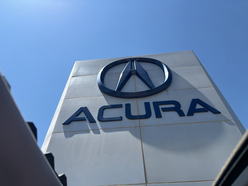 Used 2017 Acura MDX SH-AWD w/ Advance Package image 2