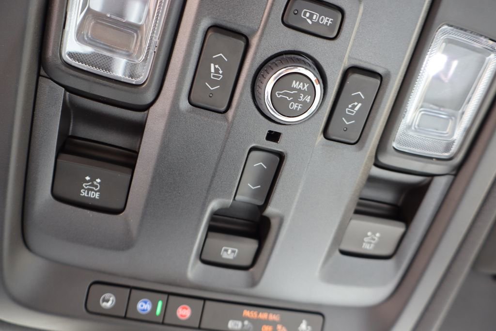 New 2025 Chevrolet Suburban Premier image 28