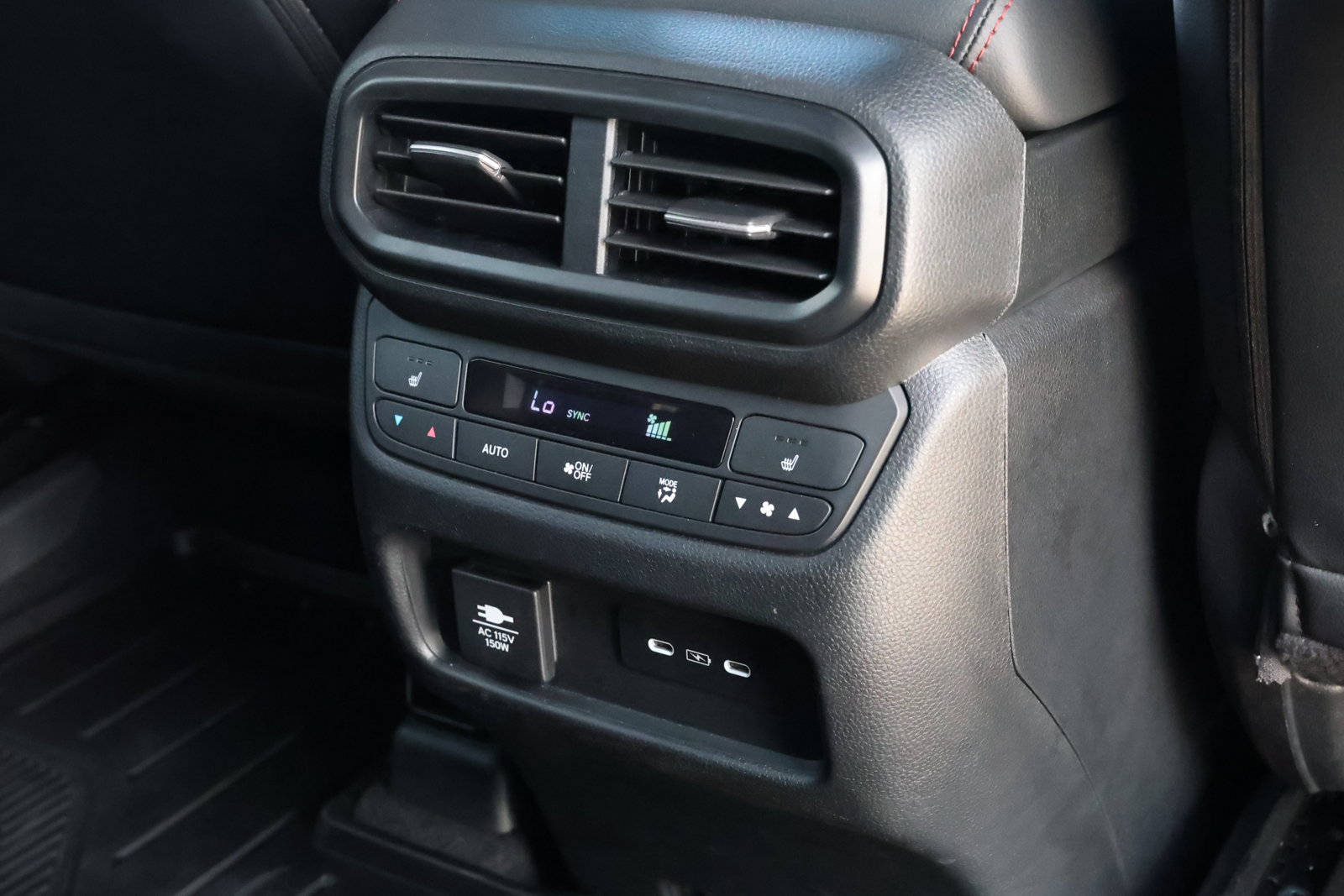 Used 2025 Honda Pilot Black Edition image 34