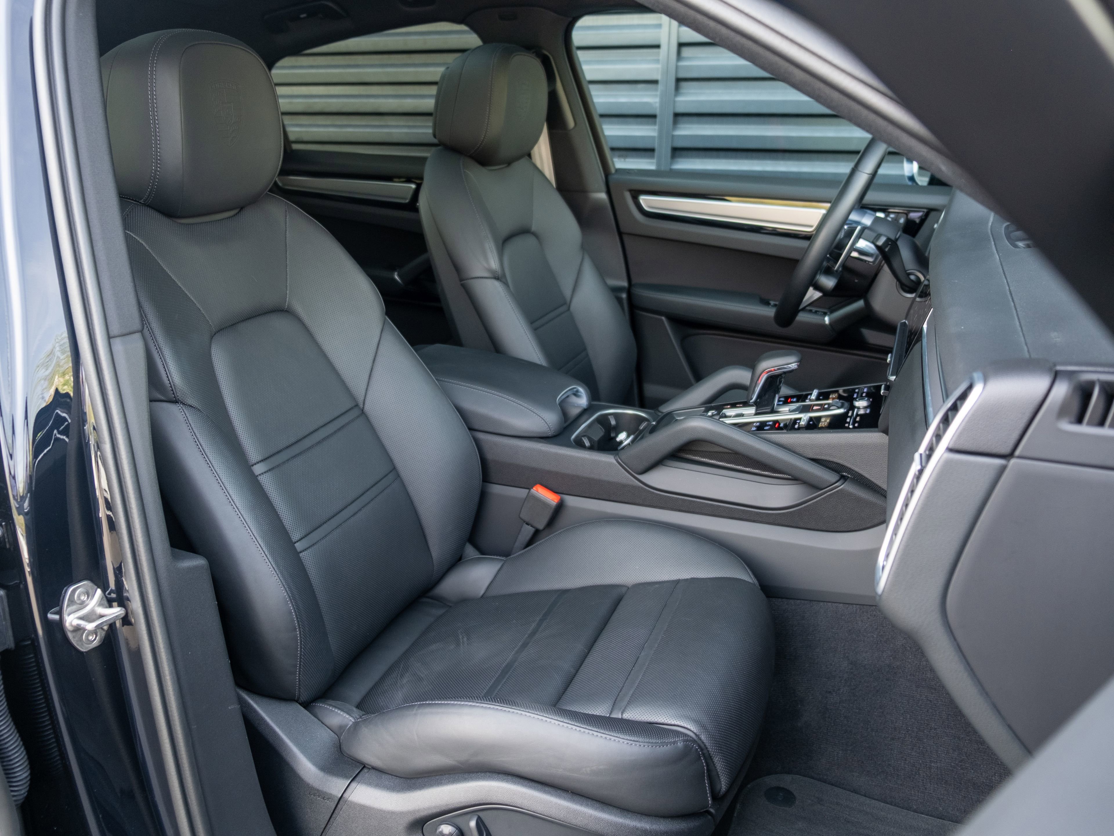 Certified 2023 Porsche Cayenne S AWD/4WD image 37