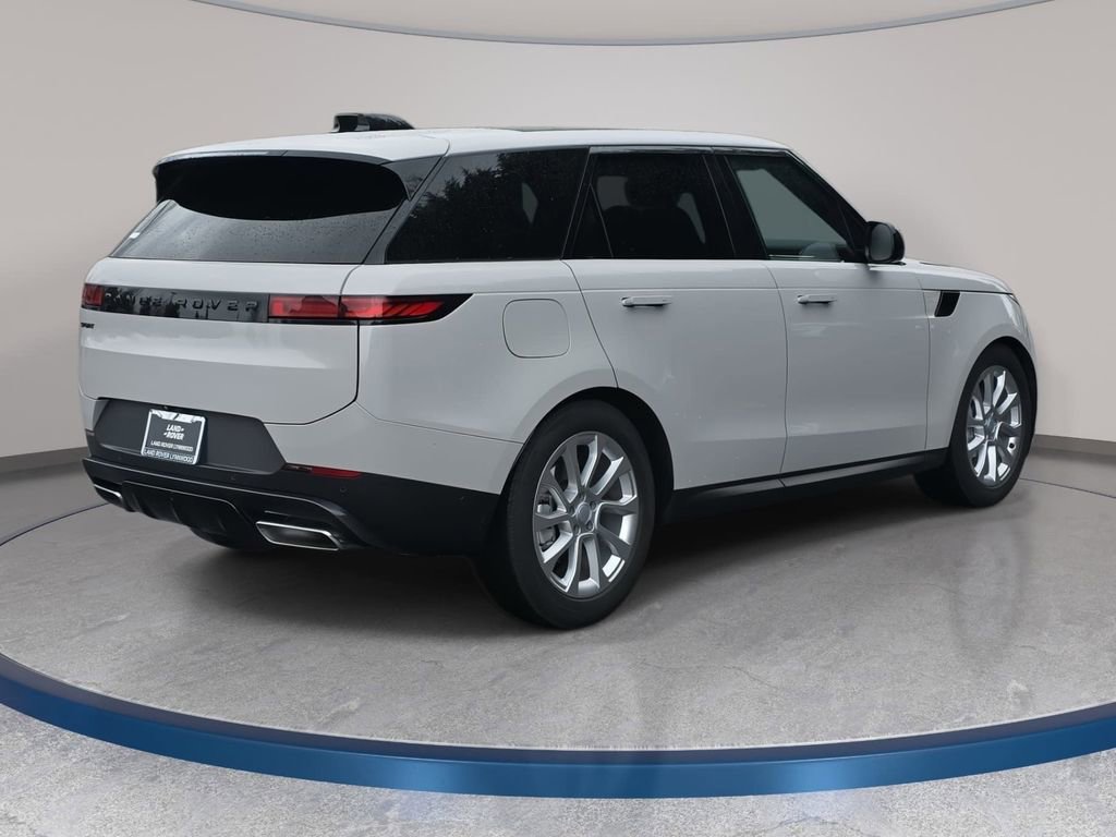 Used 2025 Land Rover Range Rover Sport SE image 6