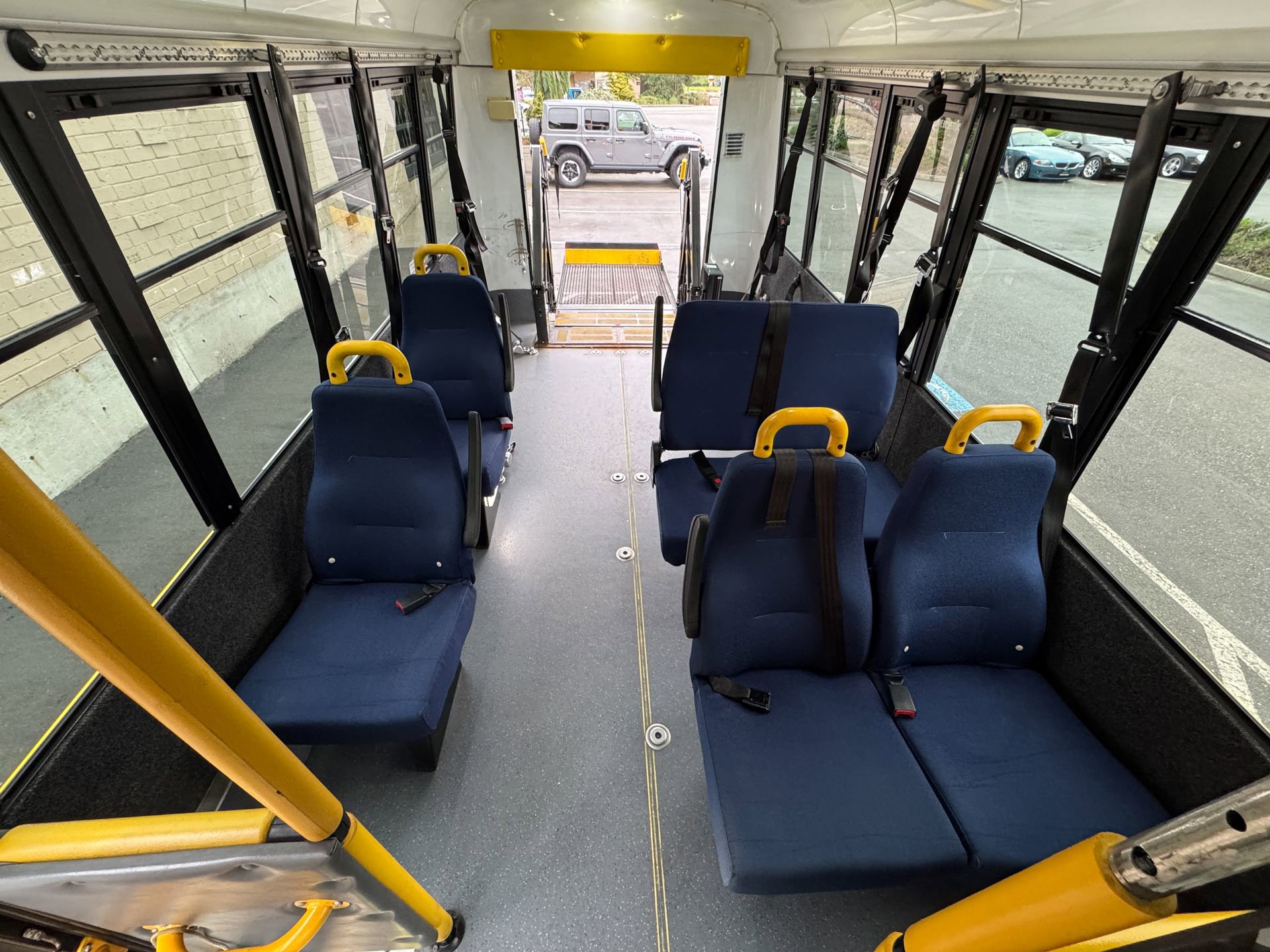 Used 2014 Chevrolet Express 3500 RWD image 19