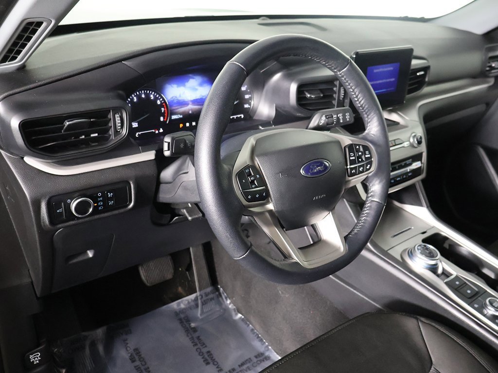 Used 2023 Ford Explorer XLT image 23