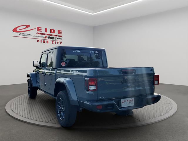 New 2025 Jeep Gladiator Sport image 3