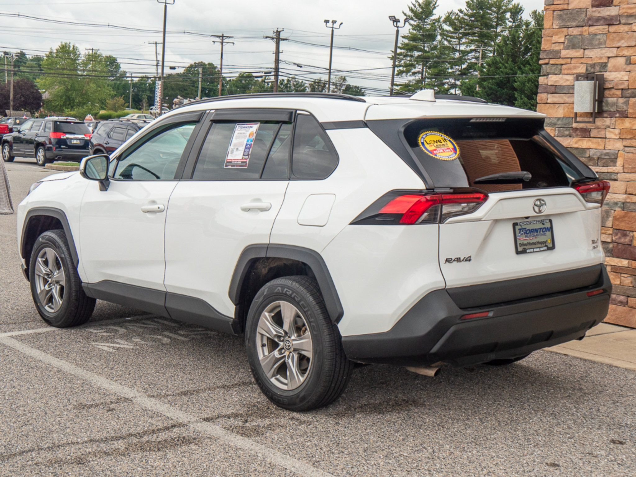 Used 2023 Toyota RAV4 XLE AWD/4WD image 5