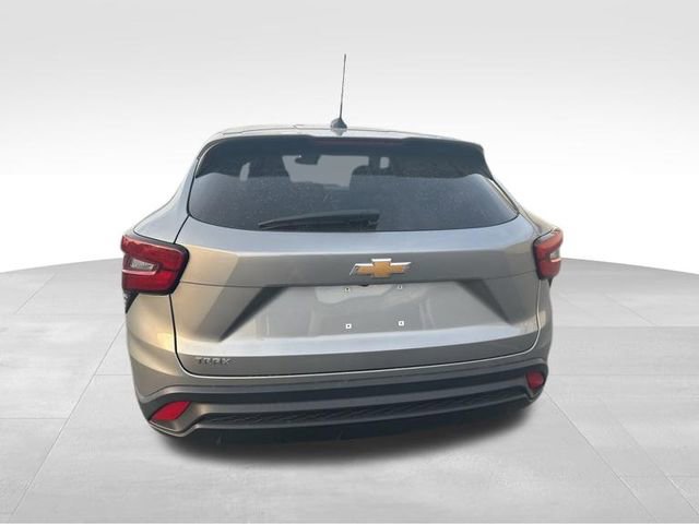Used 2024 Chevrolet Trax LS w/ Driver Confidence Package FWD image 5
