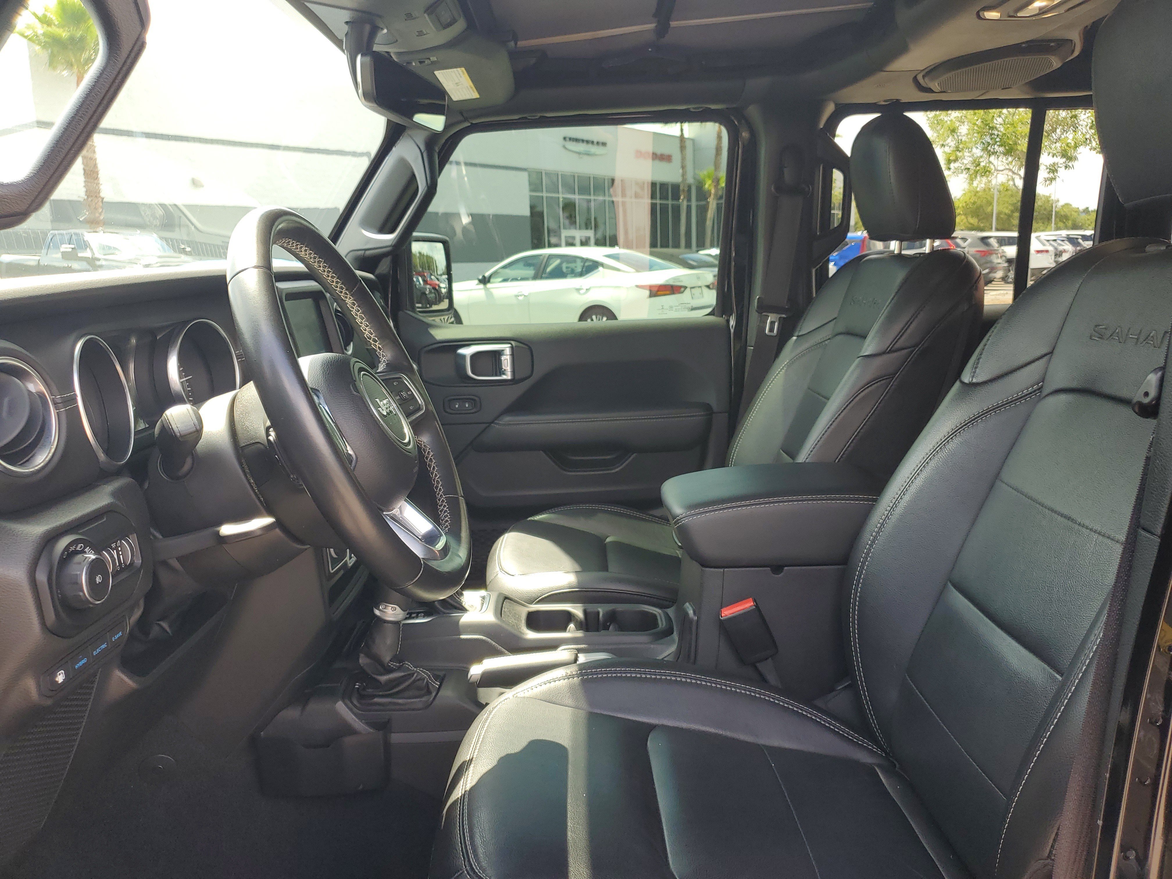 Used 2022 Jeep Wrangler Unlimited Sahara AWD/4WD image 12