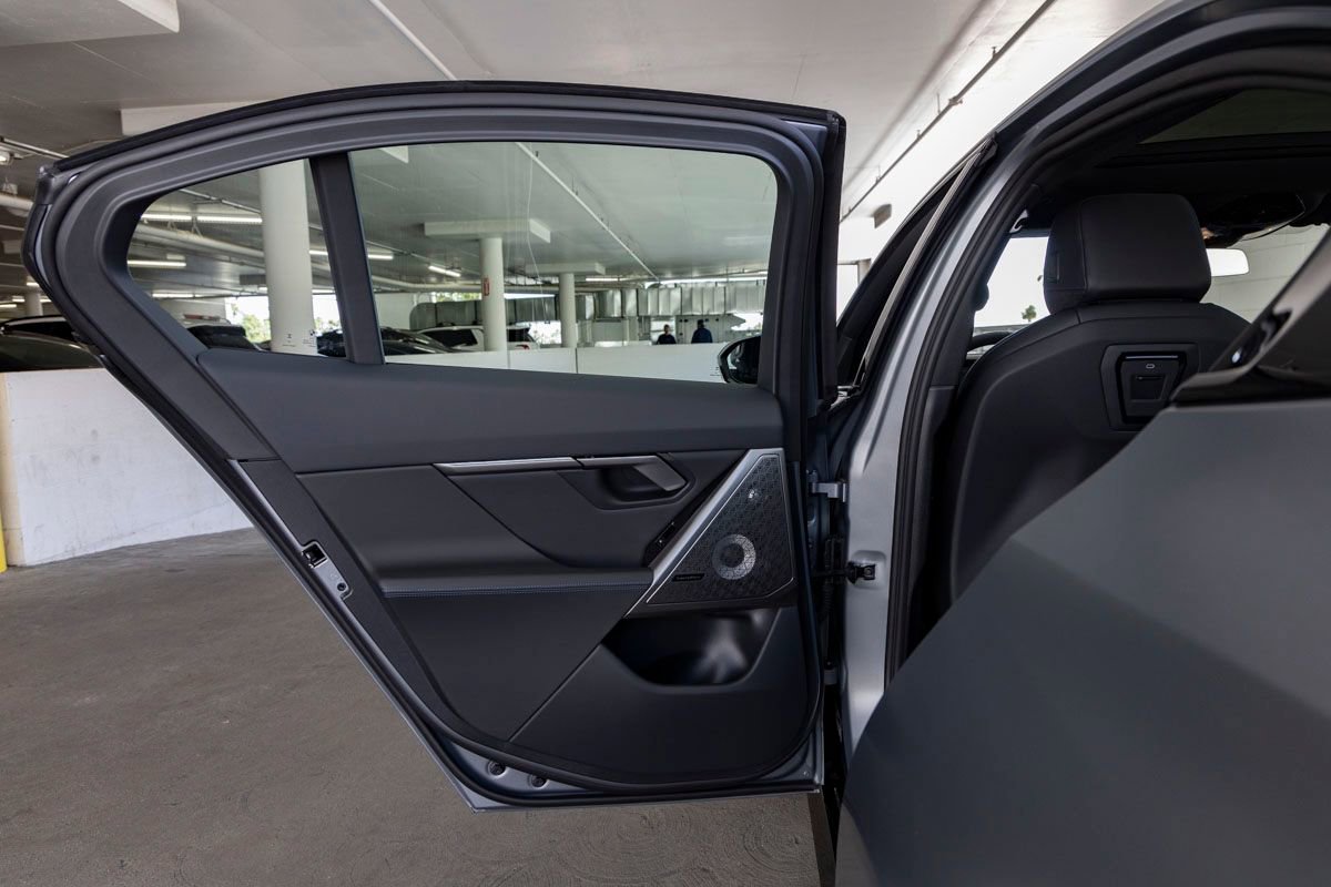 New 2026 BMW 550e xDrive AWD/4WD image 22