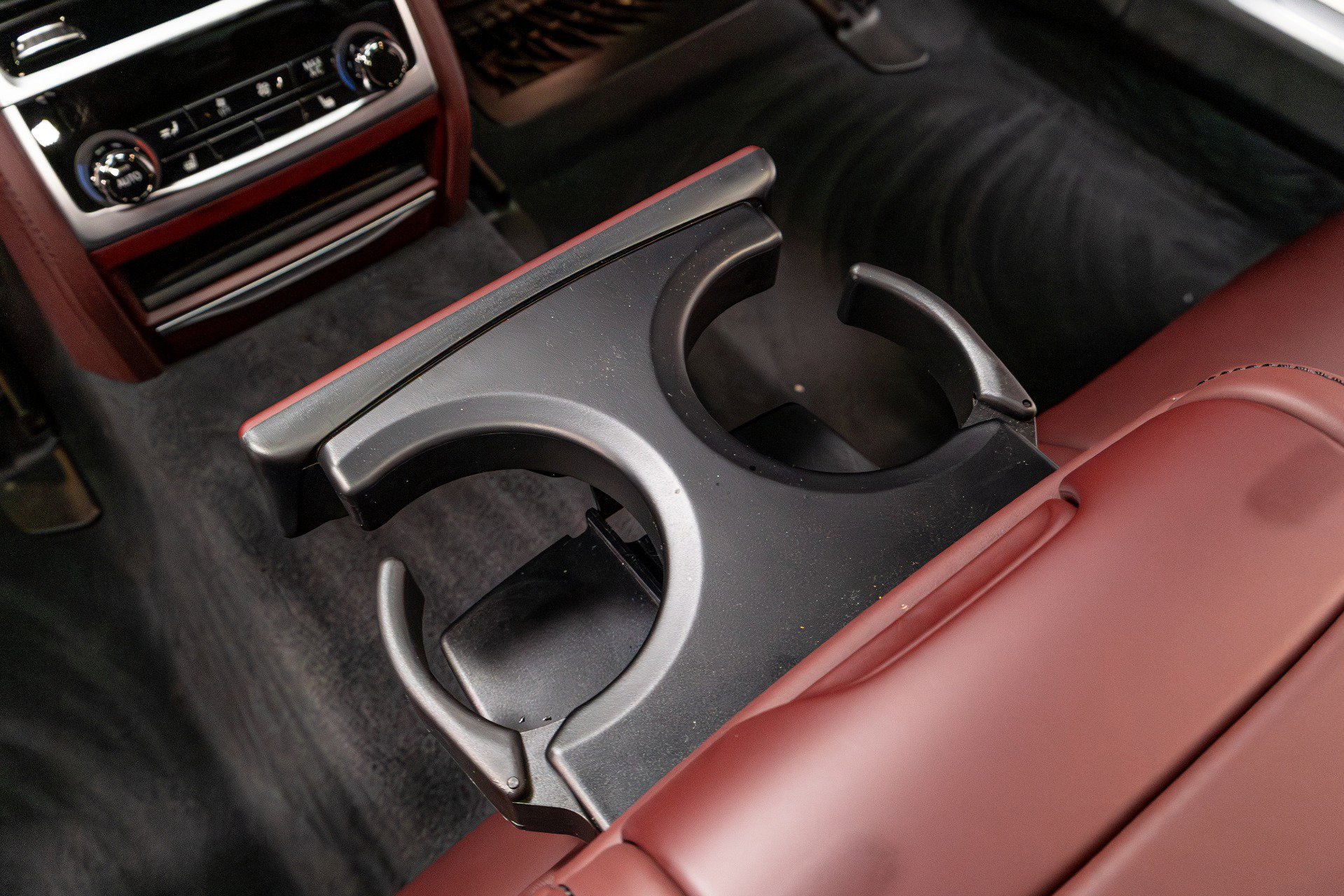 Used 2020 BMW 750i xDrive w/ Executive Package image 25