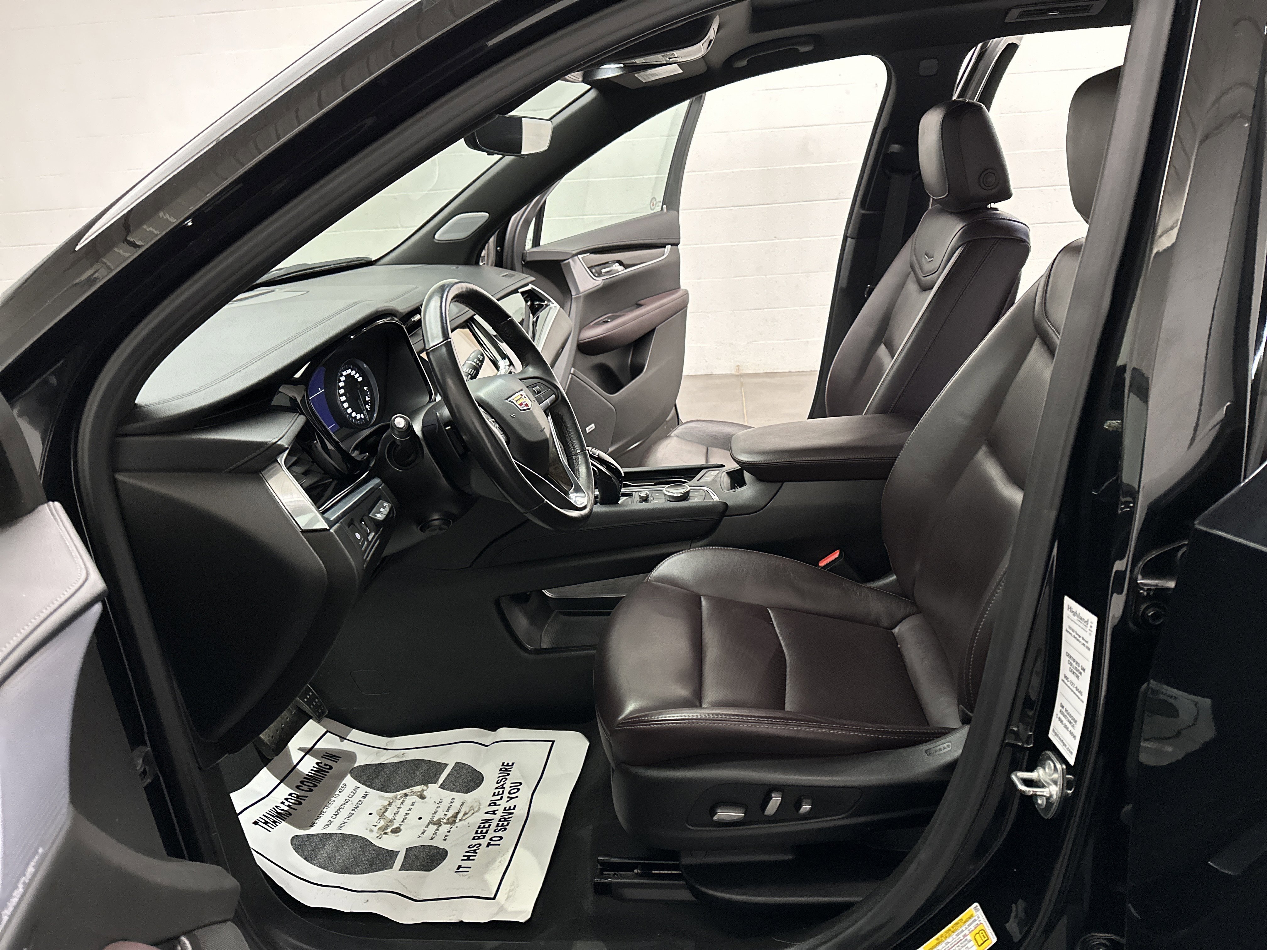 Used 2024 Cadillac XT6 Premium Luxury w/ Technology Package image 18