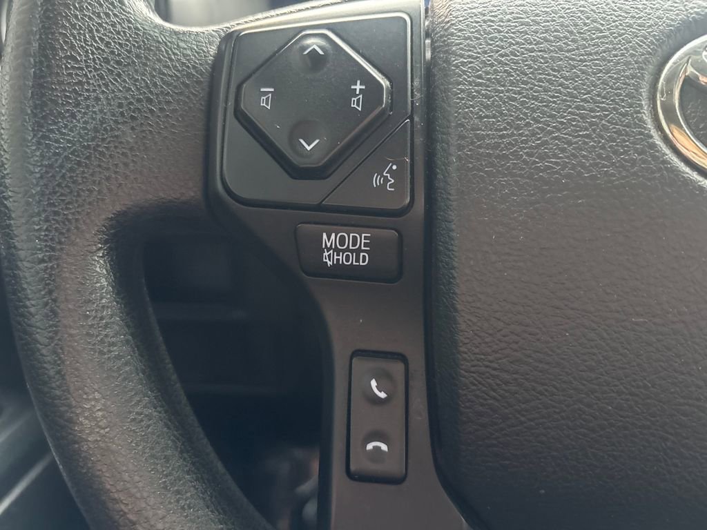 Used 2017 Toyota Tacoma SR image 18