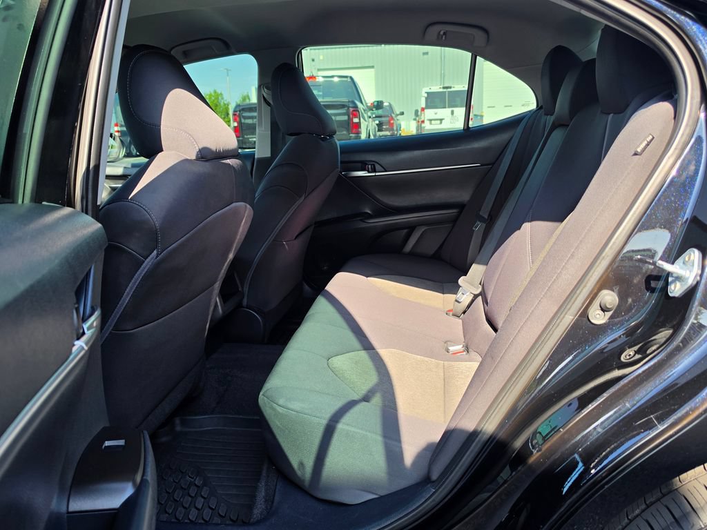 Used 2022 Toyota Camry LE AWD/4WD image 32