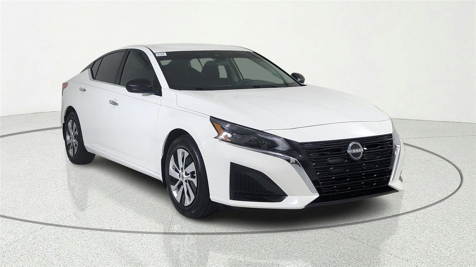 Certified 2024 Nissan Altima 2.5 S FWD image 1