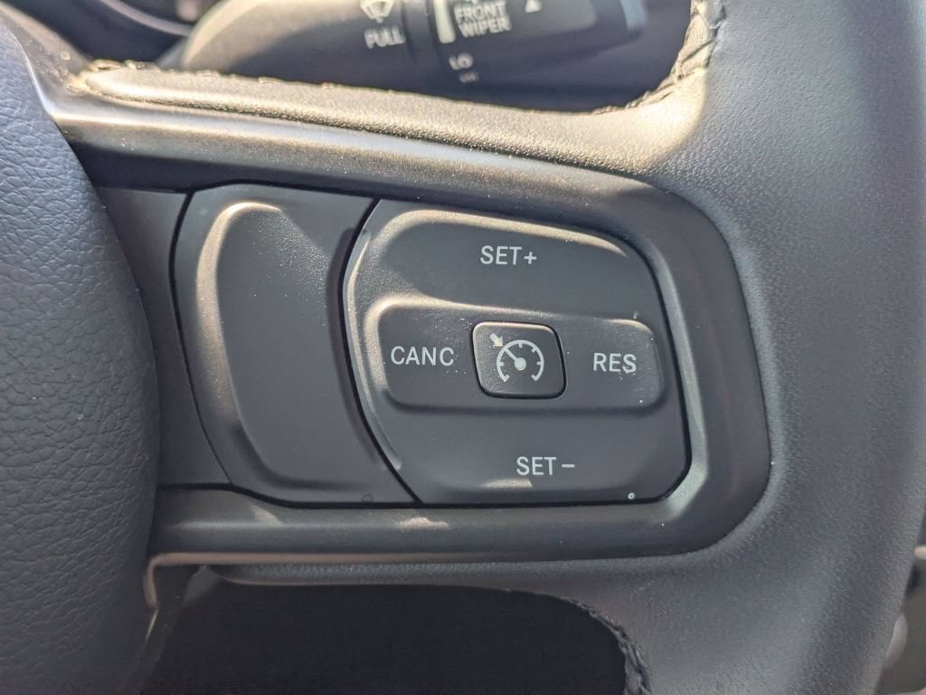Used 2023 Jeep Gladiator Sport AWD/4WD image 14