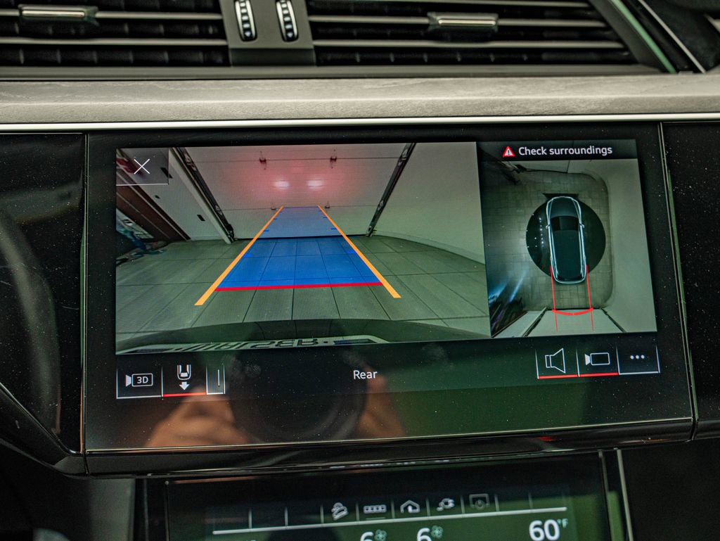 Used 2022 Audi e-tron Premium w/ Convenience Plus Package image 25