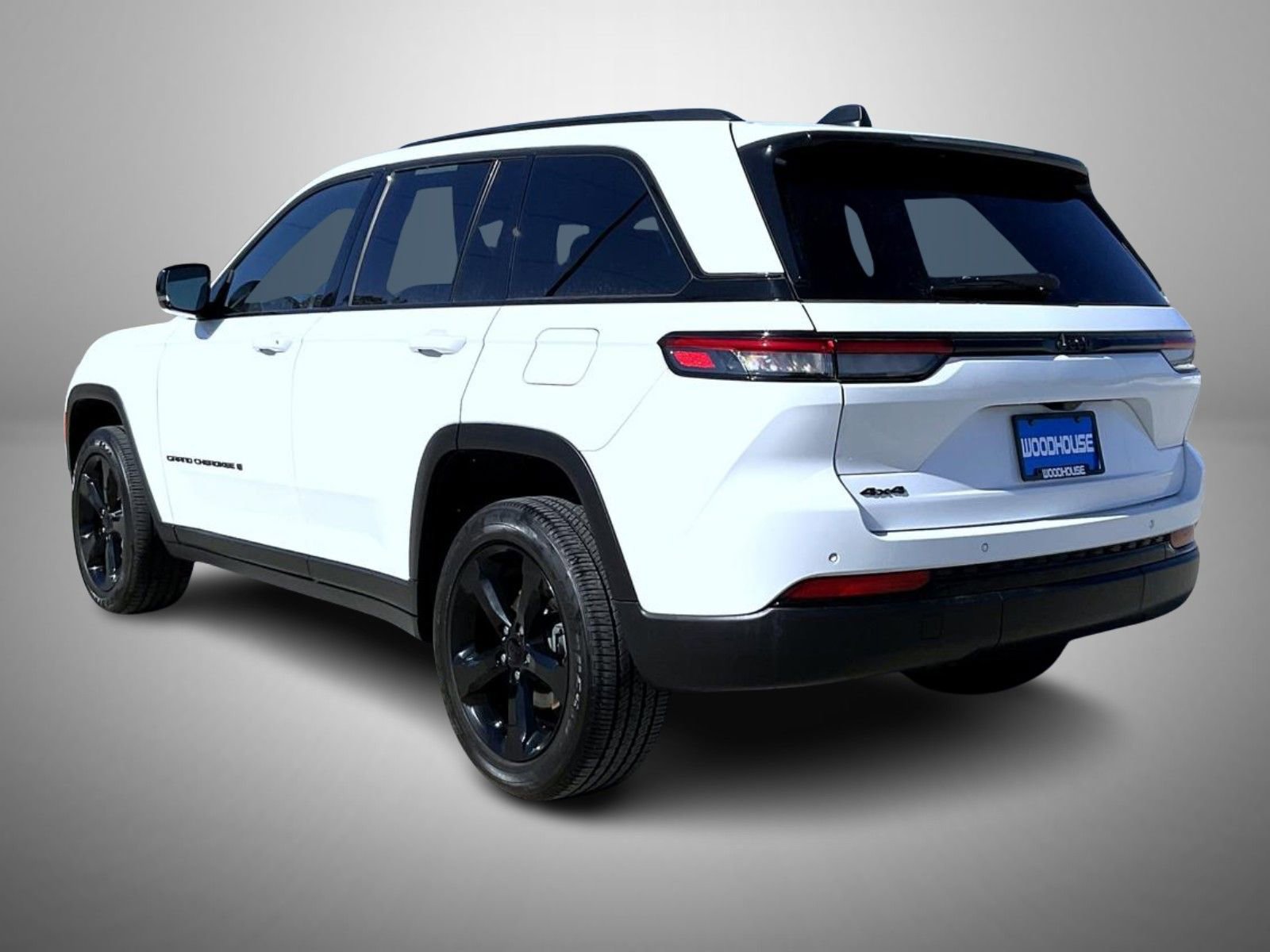 Used 2023 Jeep Grand Cherokee Altitude AWD/4WD image 7