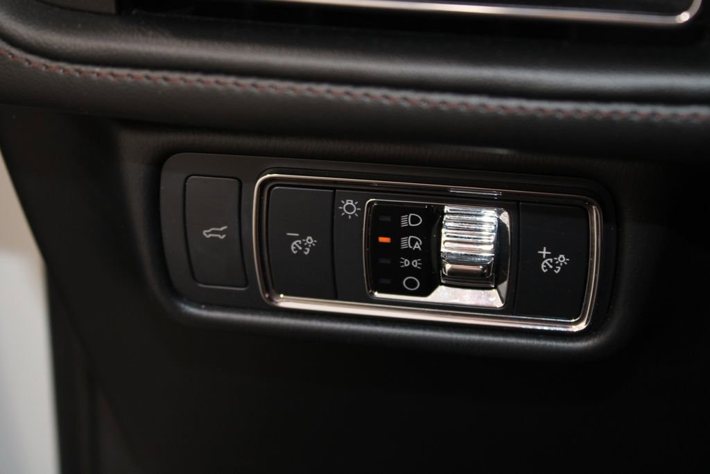 Used 2023 Lincoln Aviator Reserve w/ Jet Appearance Package AWD/4WD image 46