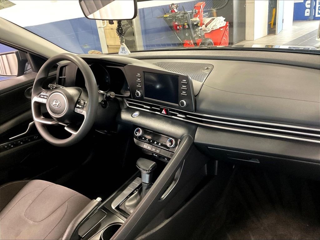 Used 2023 Hyundai Elantra SEL FWD image 14