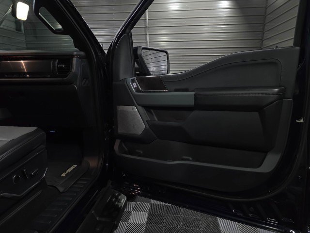 Used 2022 Ford F150 Lightning Lariat image 36