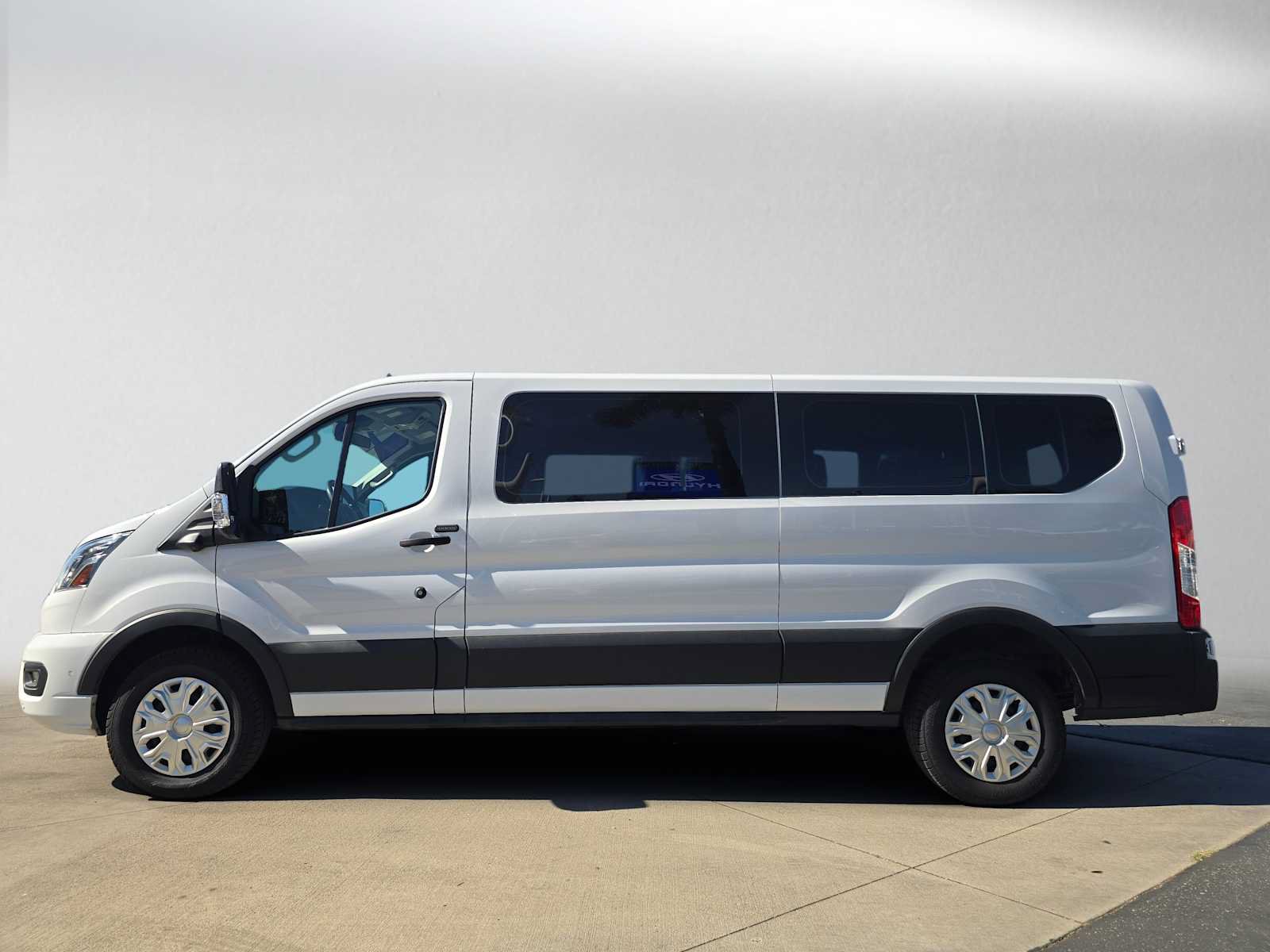 Used 2023 Ford Transit 350 XLT RWD image 6