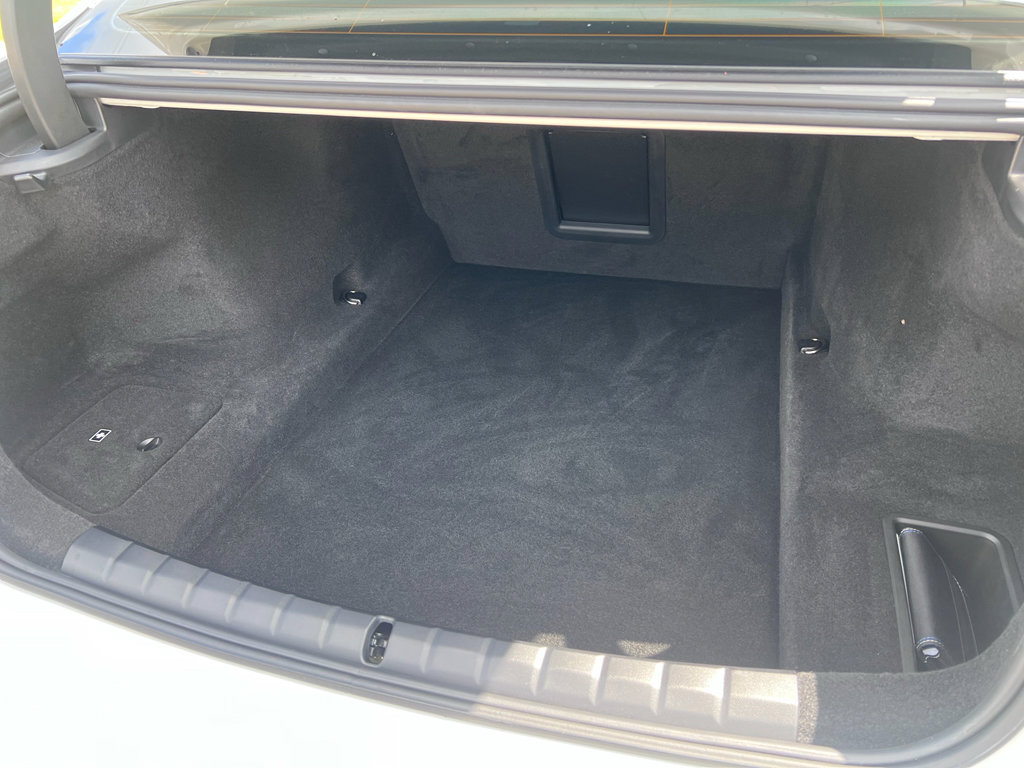 Used 2025 BMW 740i image 11