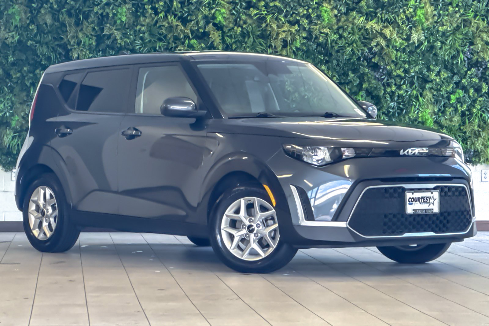Used 2023 Kia Soul S FWD image 1