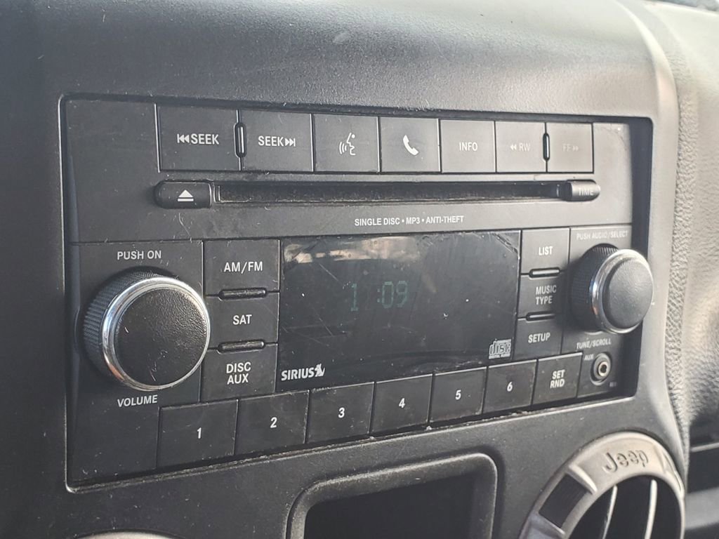 Used 2015 Jeep Wrangler Unlimited Sport w/ Connectivity Group image 22