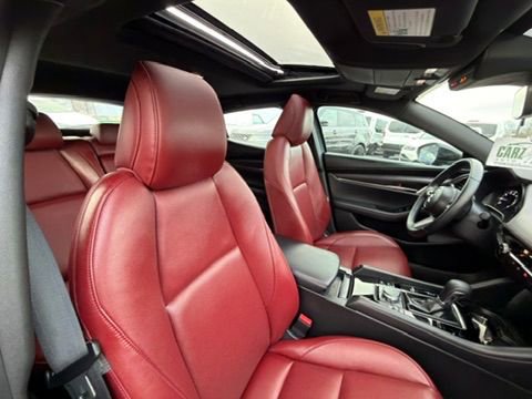 Used 2023 MAZDA MAZDA3 s image 31