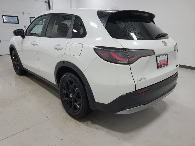 Used 2025 Honda HR-V Sport image 5