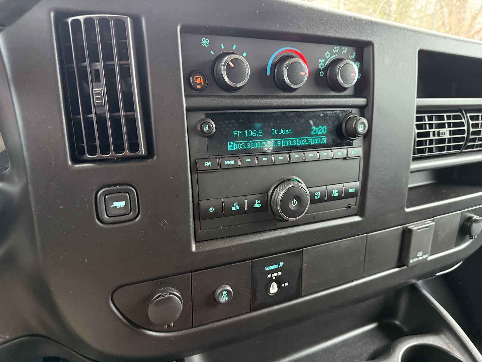 Used 2023 GMC Savana 2500 w/ Driver Convenience Package image 38