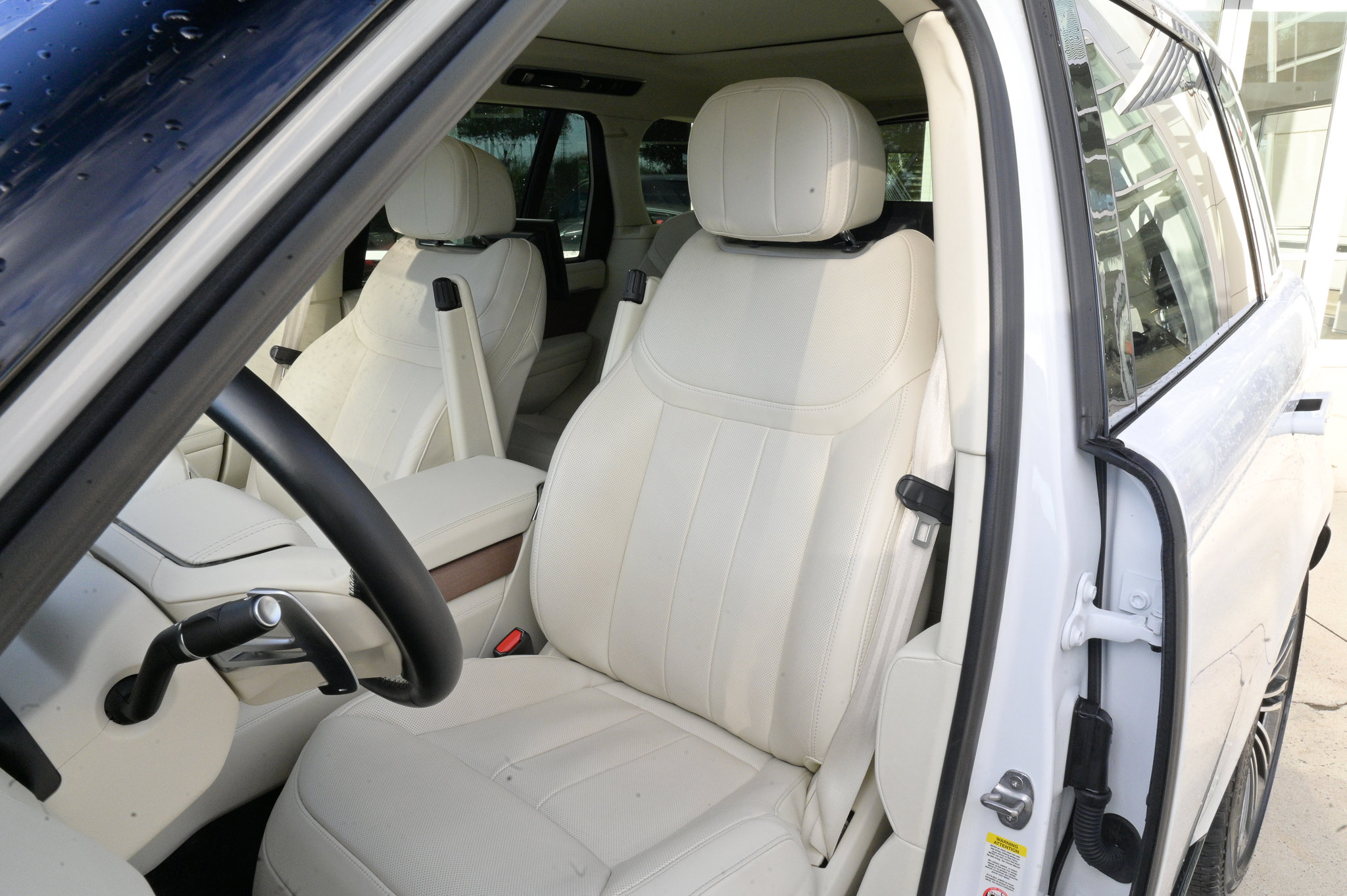 Used 2023 Land Rover Range Rover Autobiography image 18