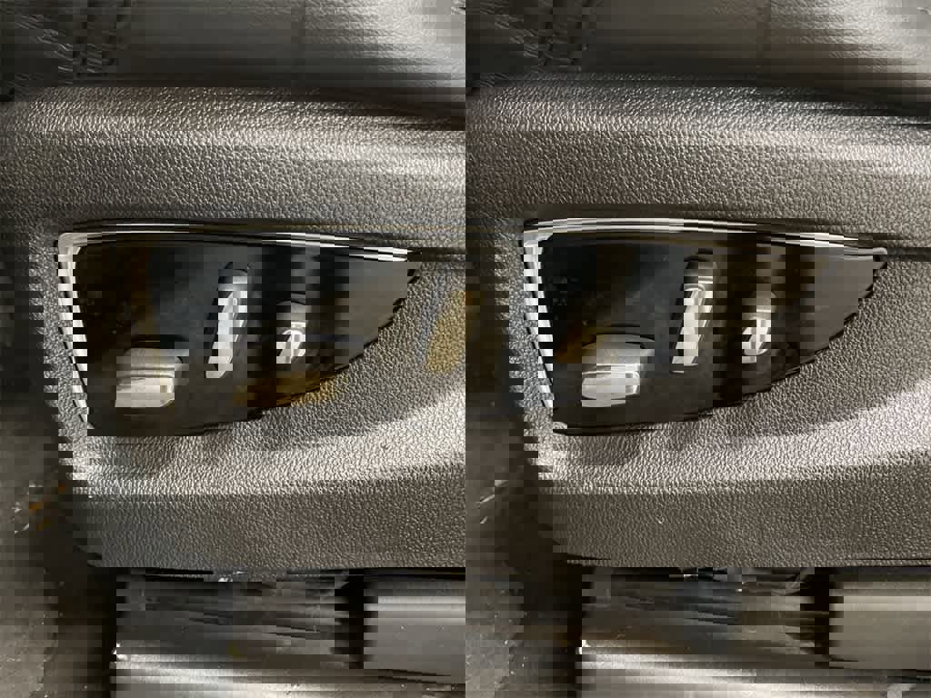 Used 2015 Cadillac Escalade Luxury image 14