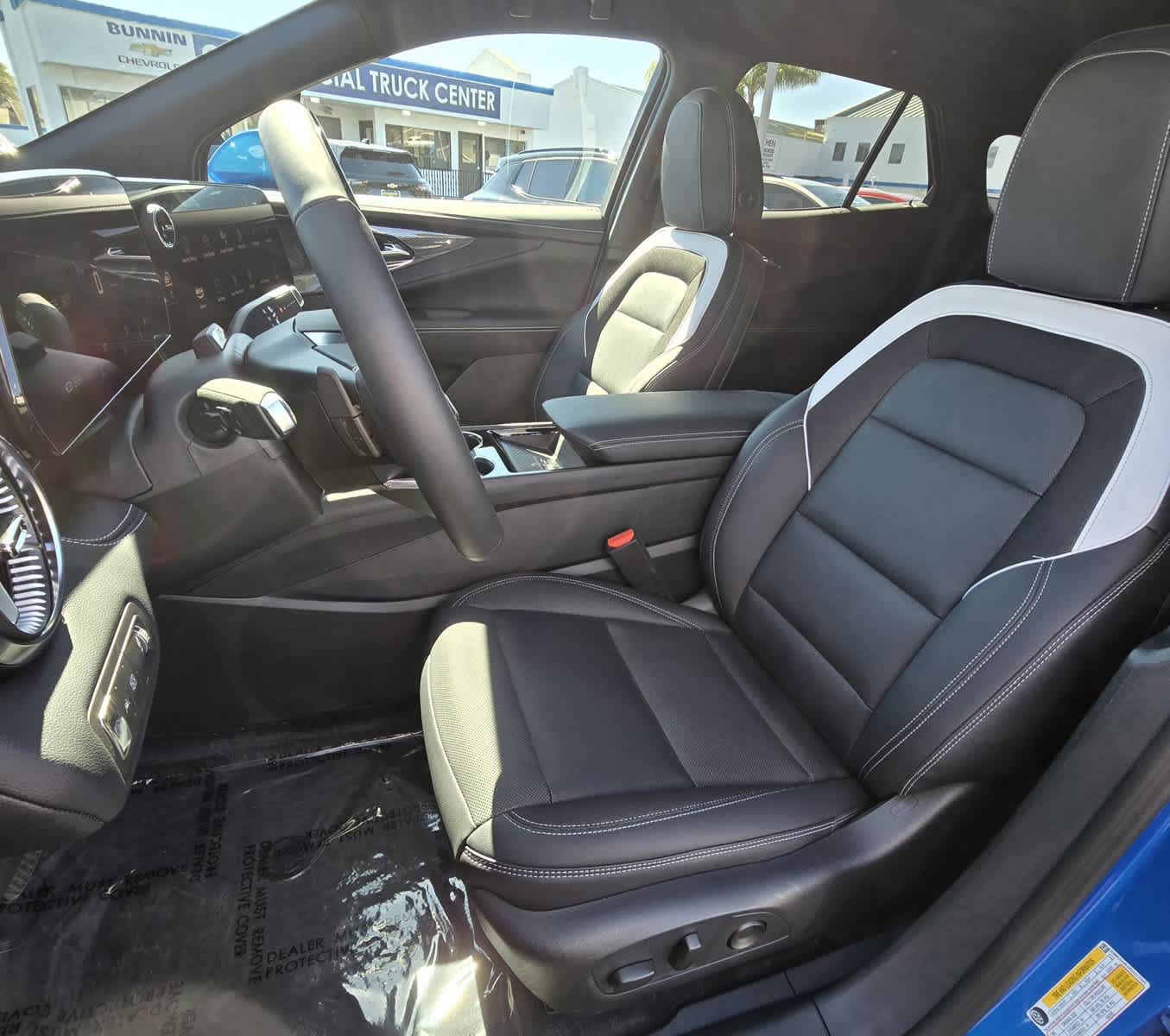 Used 2025 Chevrolet Blazer EV LT w/ Super Cruise Package AWD/4WD image 39
