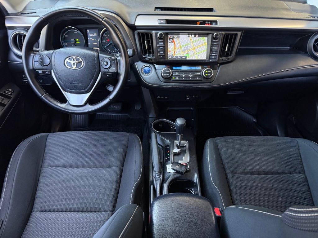 Used 2018 Toyota RAV4 XLE AWD/4WD image 16