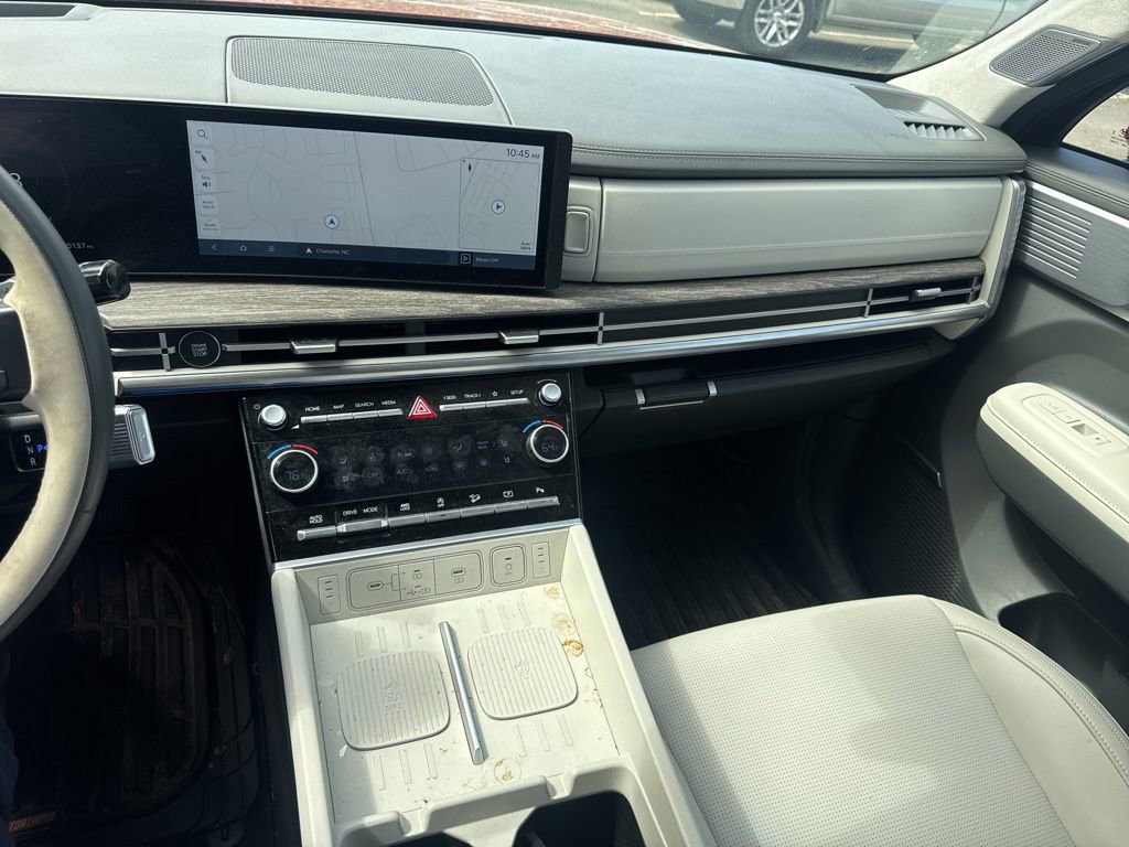 Used 2025 Hyundai Santa Fe Calligraphy image 11