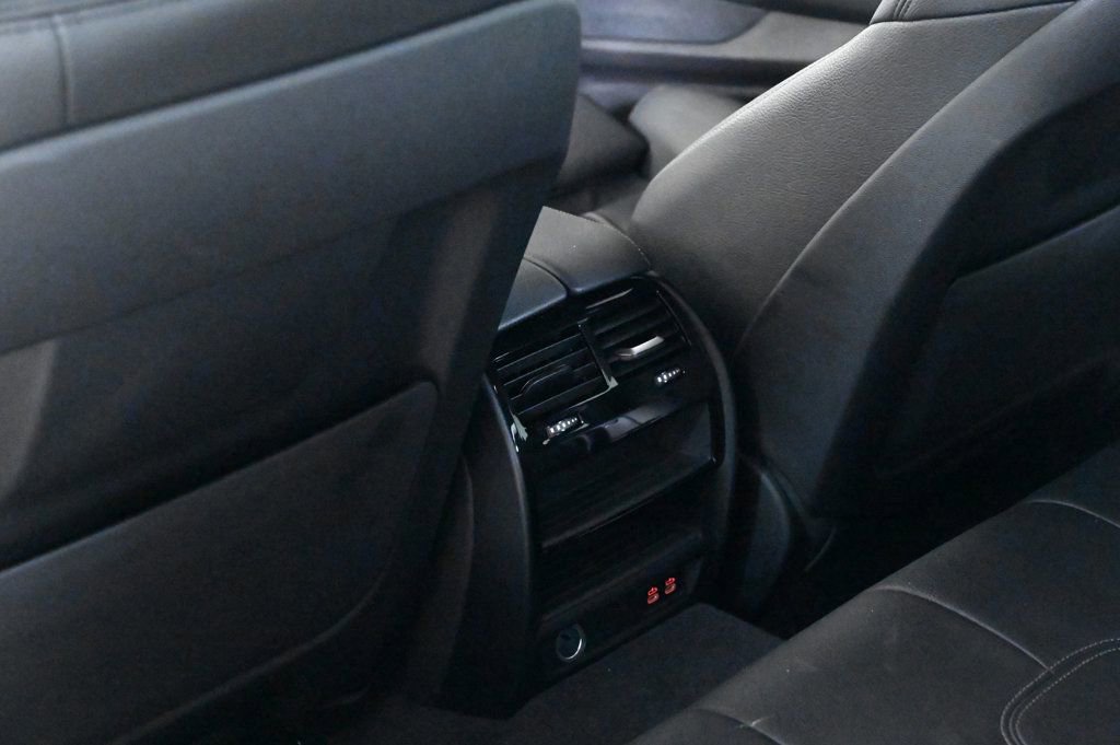 Used 2023 BMW 530e xDrive w/ Premium Package image 18